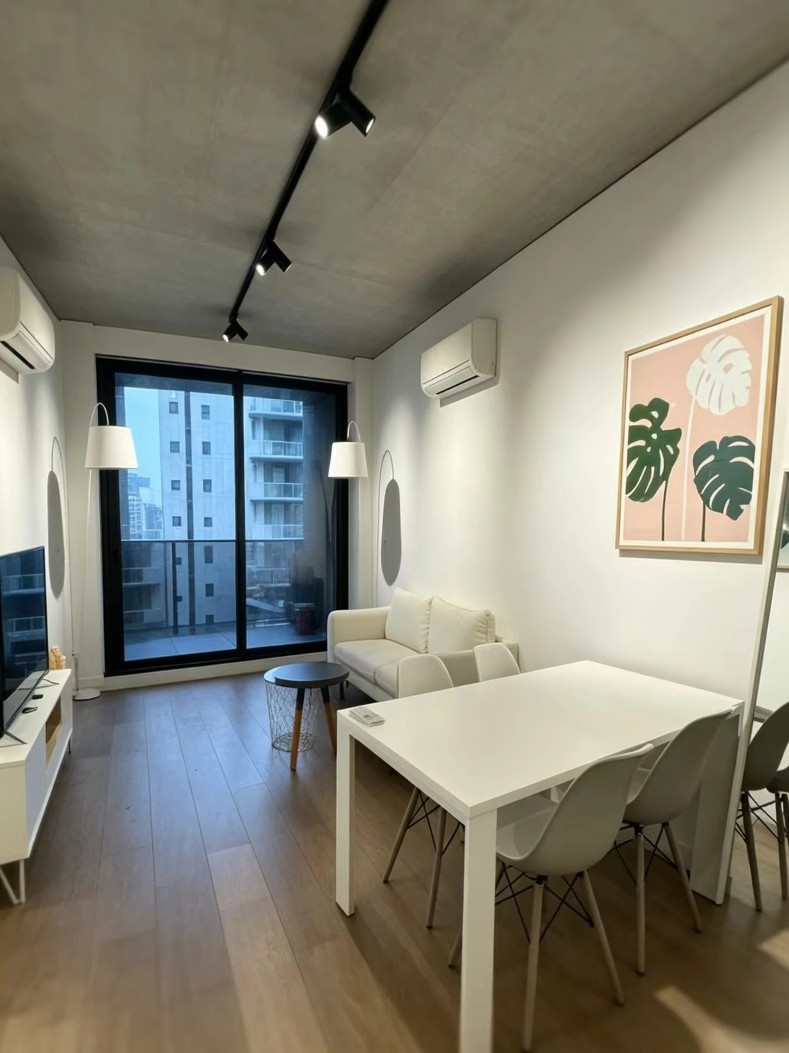 墨尔本租房｜近RMIT/墨大 带阳台拎包入住