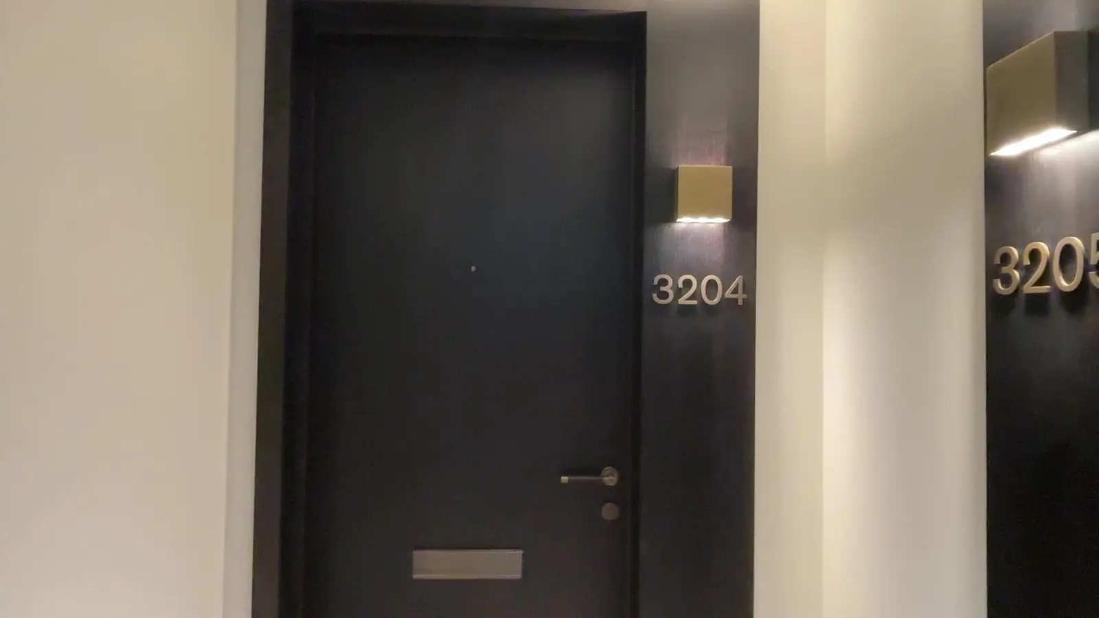 狗岛转租，高层拐角落地窗2b户型，拎包入住