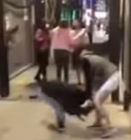 新加坡留学生在墨尔本街头遭暴打，竟因新冠肺炎歧视！-异乡好居