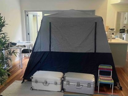 在悉尼周租$300！找不到房，中国女留学生被迫搭帐篷睡客厅！靠短租2个月搬三次家-异乡好居
