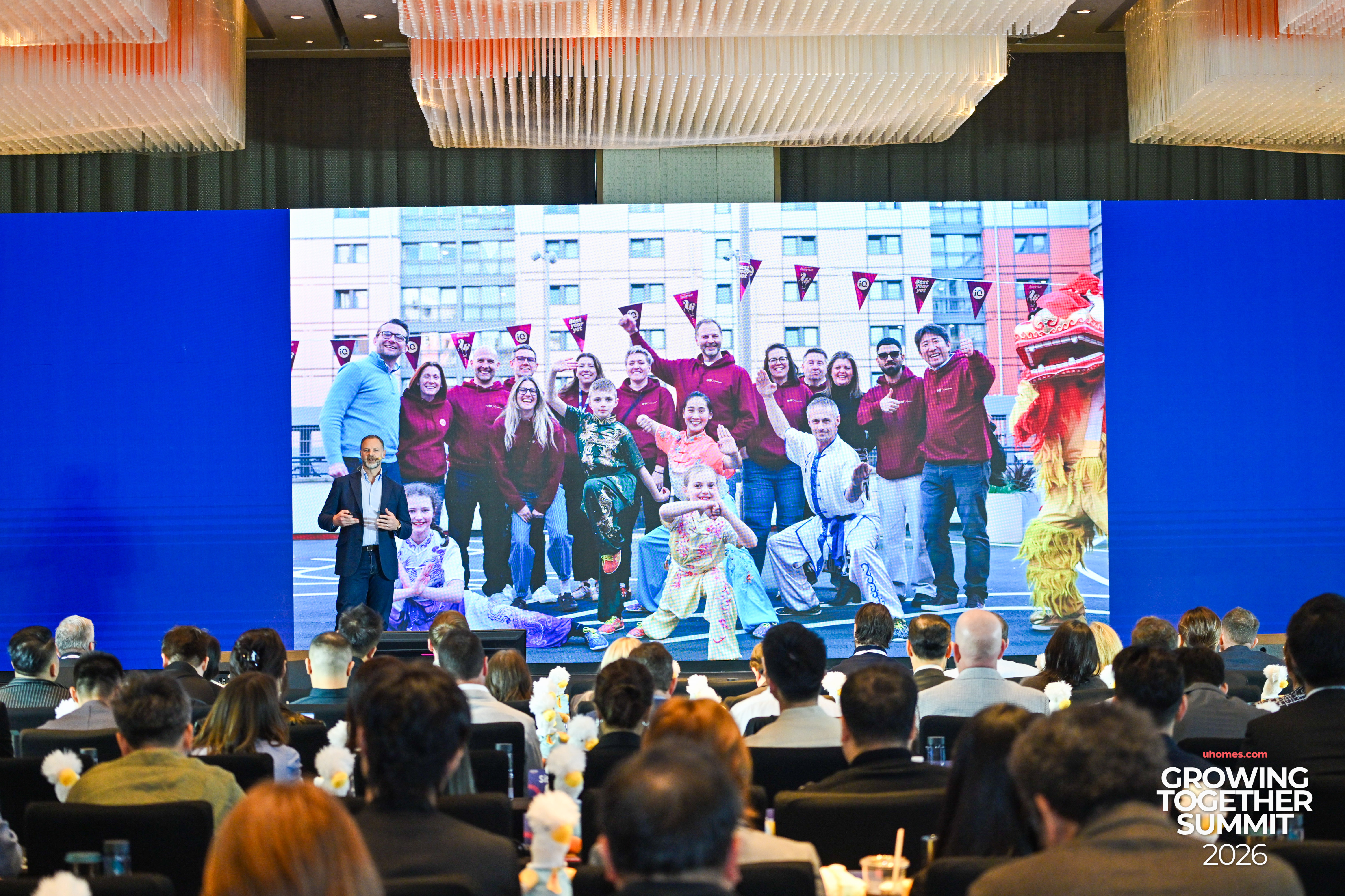 异乡好居Growing Together 2026重庆峰会启幕:全球伙伴共探学生住宿行业新增长-异乡好居