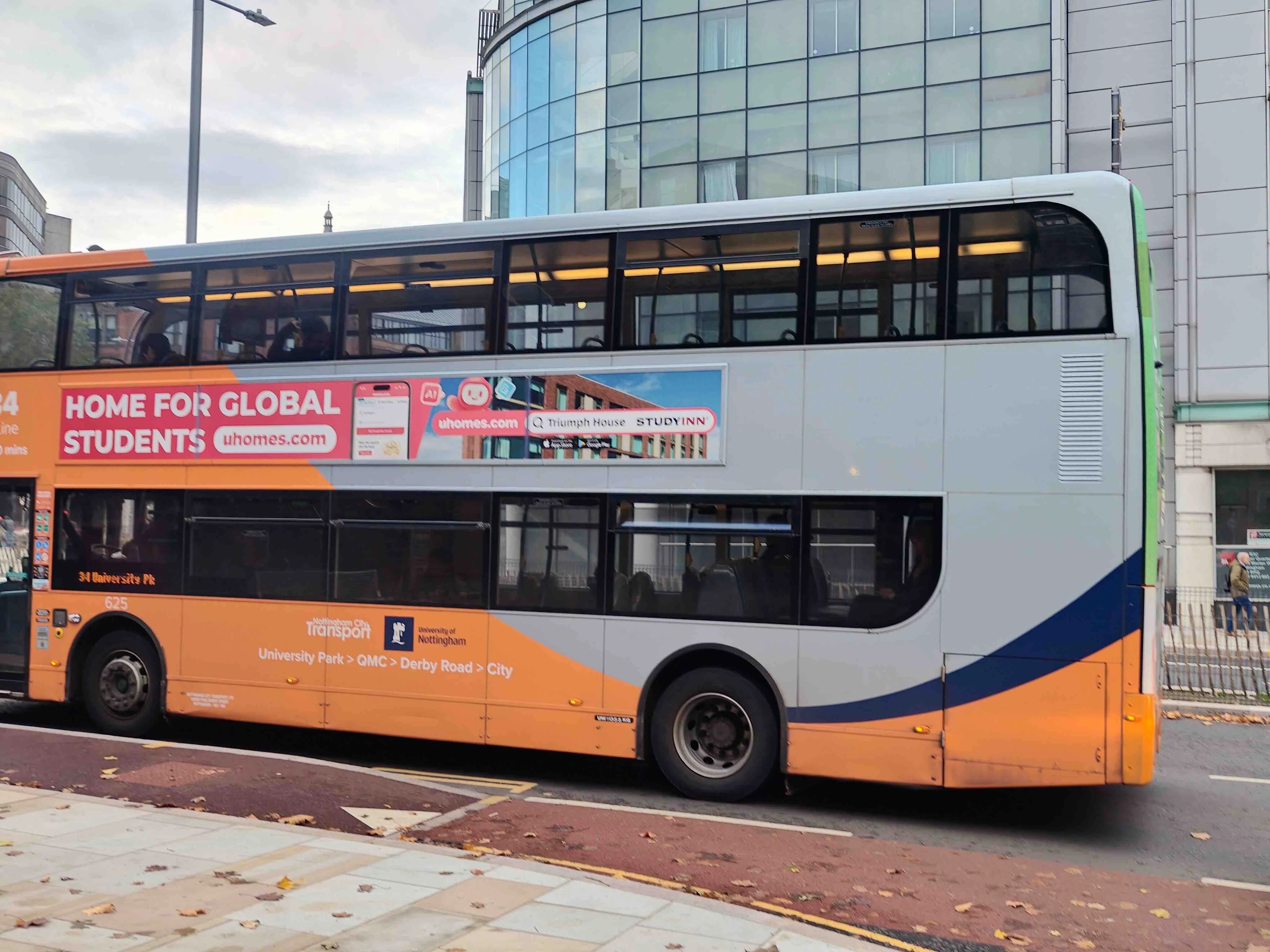 异乡好居八载同行|异乡巴士2026再启程:英国街头“异乡红”等你偶遇-异乡好居