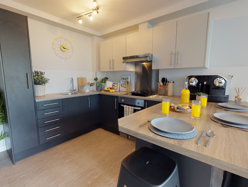 Home & Future - iQ Wilmslow Park |  Discover the Quintessential British Lifestyle at Wilmslow Park, with a Documentary-Style Live Tour.