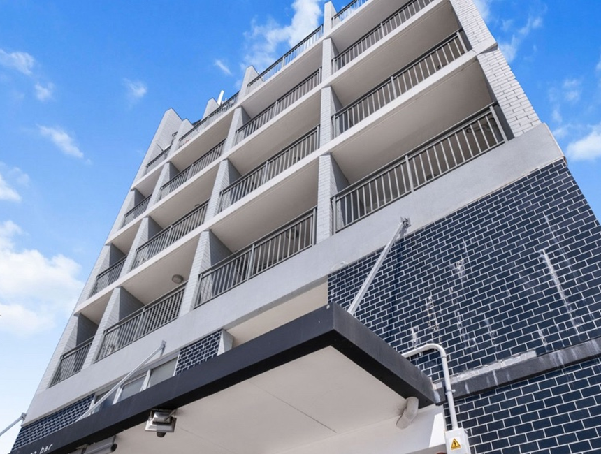 Castle Dulwich Hill Room Tour