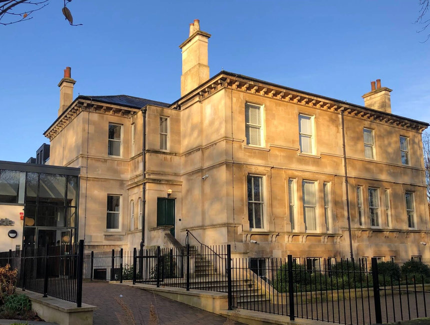 Student Castle Bath Viewing Live